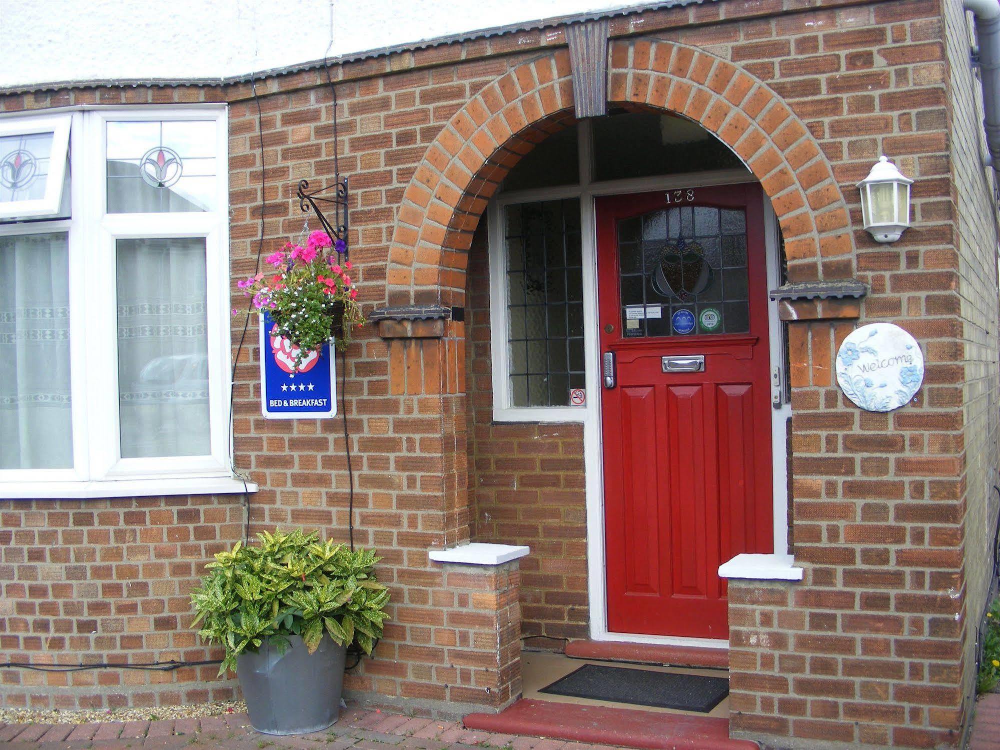Carolina Guest House Cambridge  Exterior photo